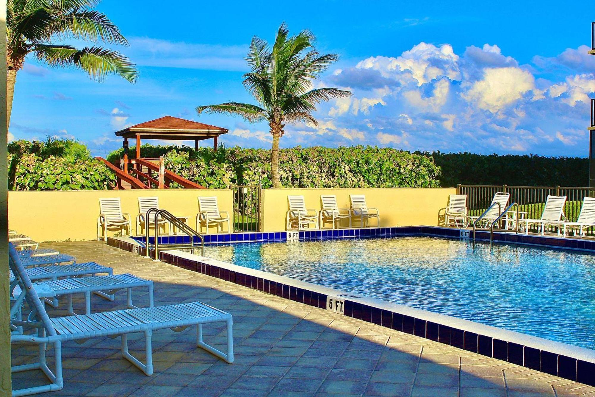 Ocean Breeze Condo Jensen Beach Exterior photo
